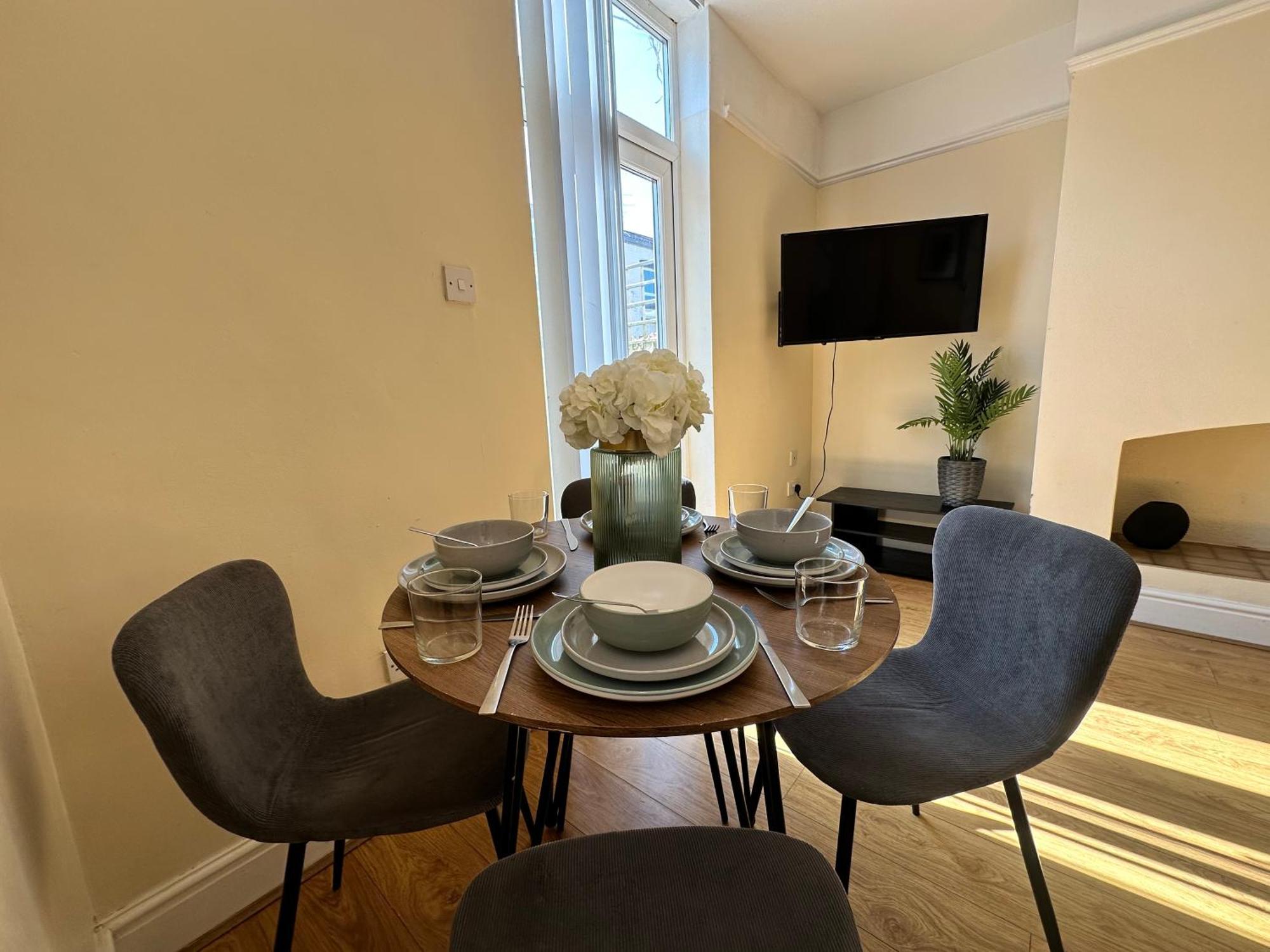 Modern 5 Bedroom House Near Lark Lane Liverpool Buitenkant foto